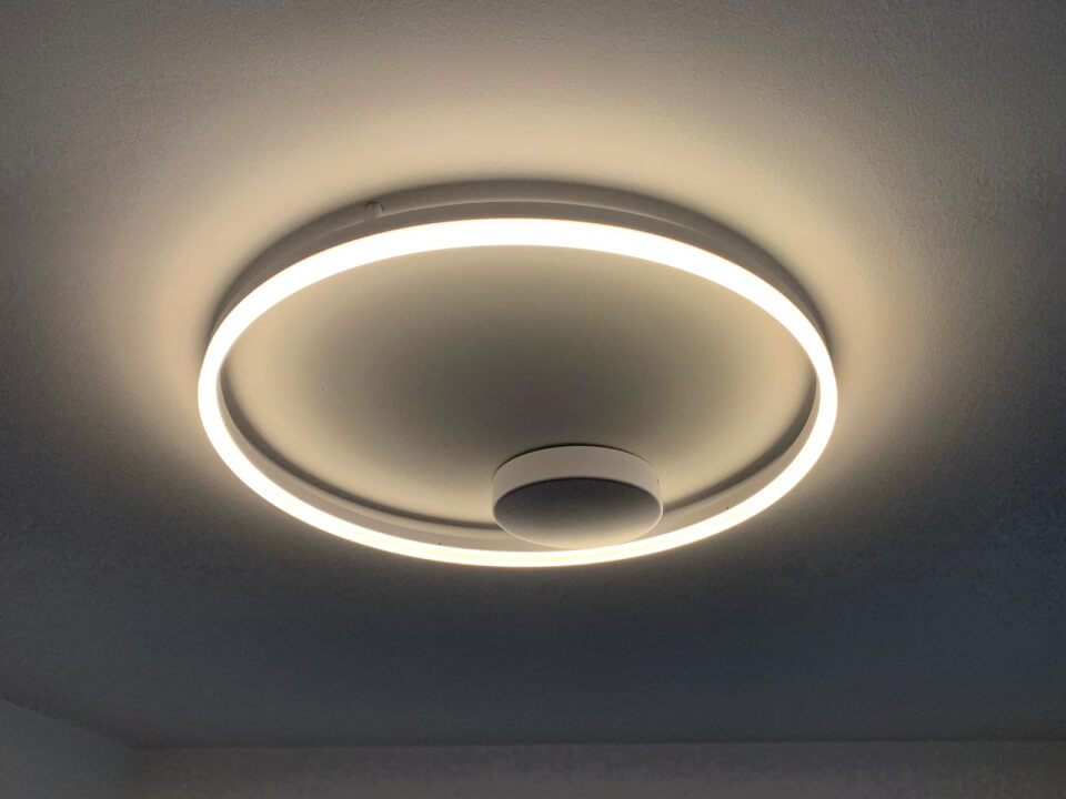 Stropní LED svítidlo do rodinného domu